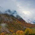 Hoy os traemos una fotografía realizada en el Parque Natural de Somiedo (Asturias) , hace aproximadamente un año. El otoño ya estaba en su esplendor, y los valles se llenaban […]