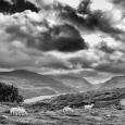 Camino del Parque Nacional de Snowdonia (Gales; Reino Unido), después unos cuantos kilómetros de carreteras estrechas y con numerosas curvas, superamos una pequeña colina y pudimos observar el paisaje elegido por […]