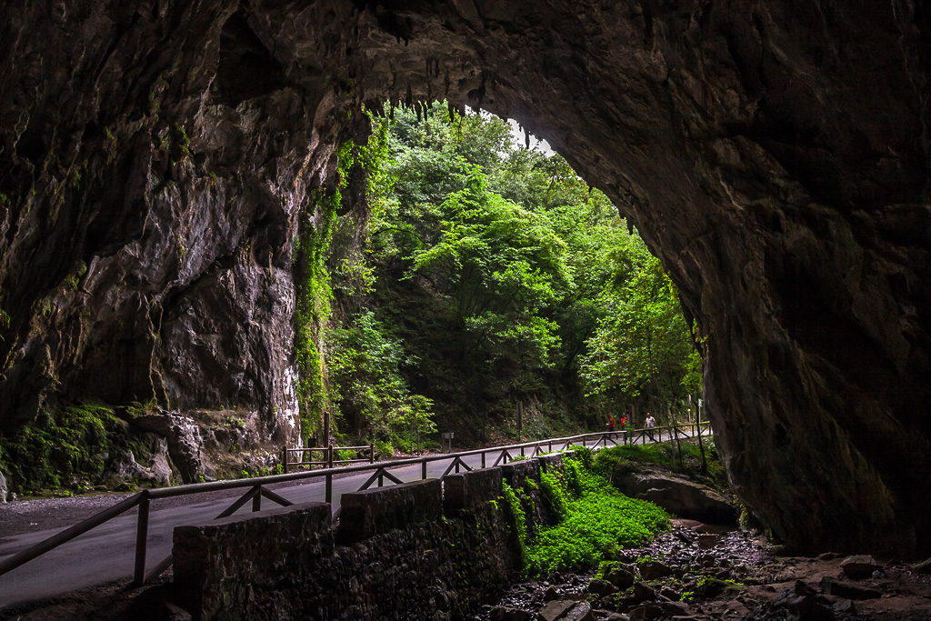 La Cuevona, Cuevas del Agua (Asturias) © Javier Abad / countrysessions.org